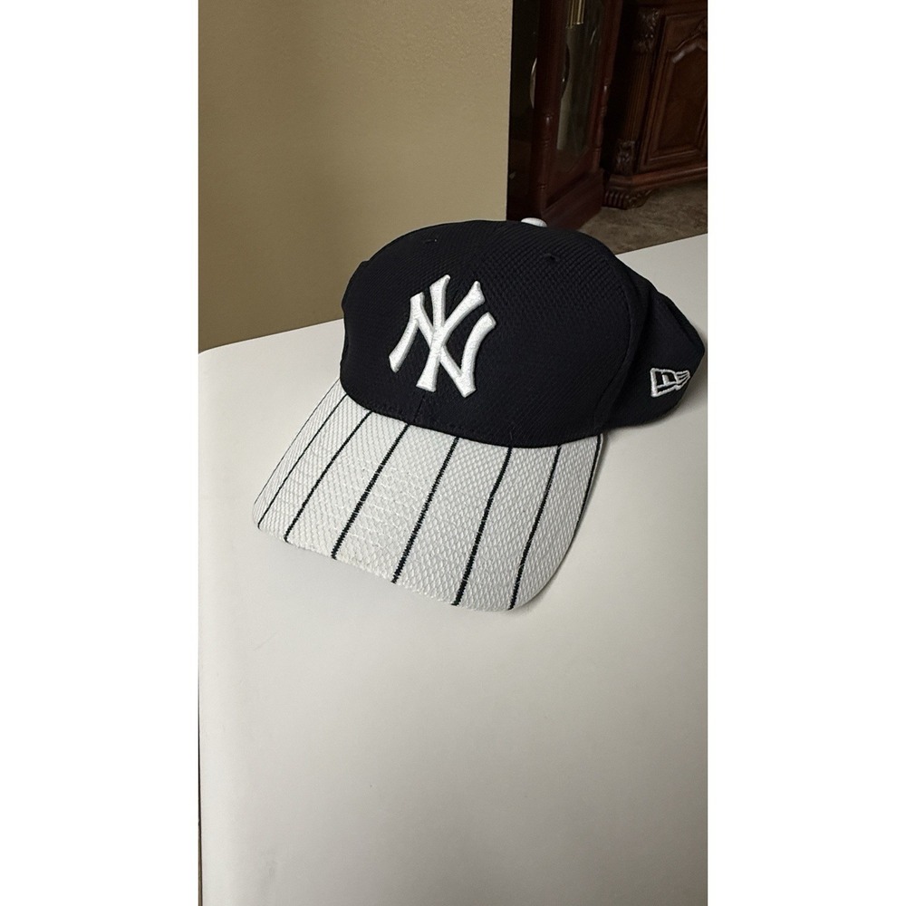 New Era New York Yankees 39Thirty Hat L XL Stretch Fit Navy White Pinstripe Cap